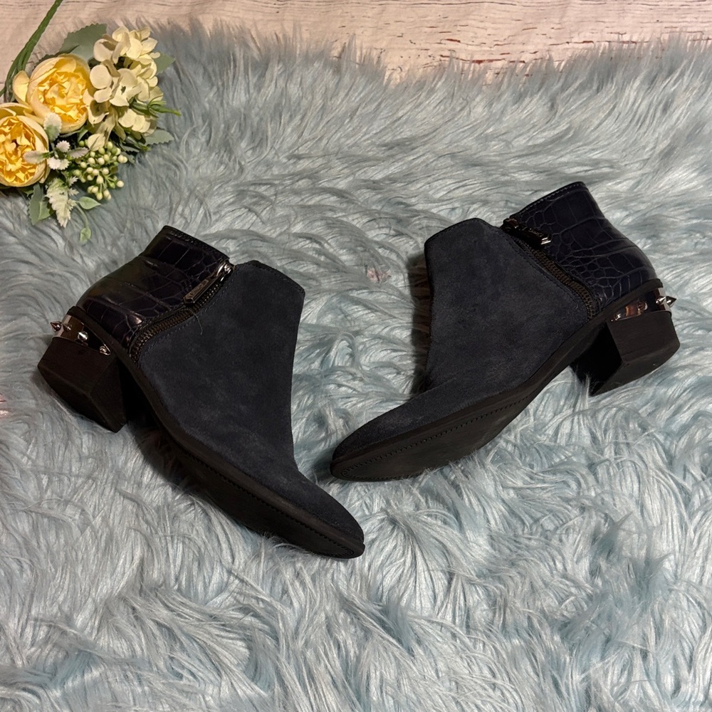 Circus by Sam Edelman Holt Spiked Ankle Booties Navy sz 7